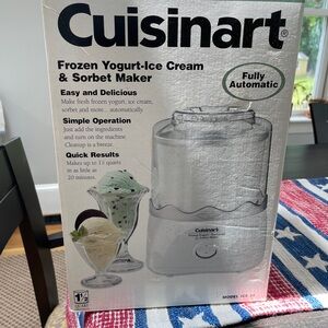 Cuisinart Frozen yogurt IceCream Sorbet maker